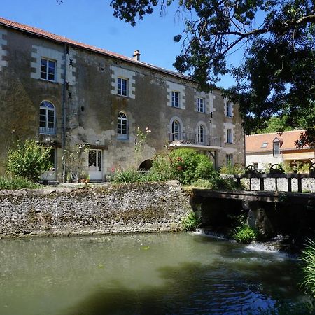 Le Moulin De Moquesouris - Chambres D'Hotes Et Table D'Hote Nazelles-Negron Εξωτερικό φωτογραφία