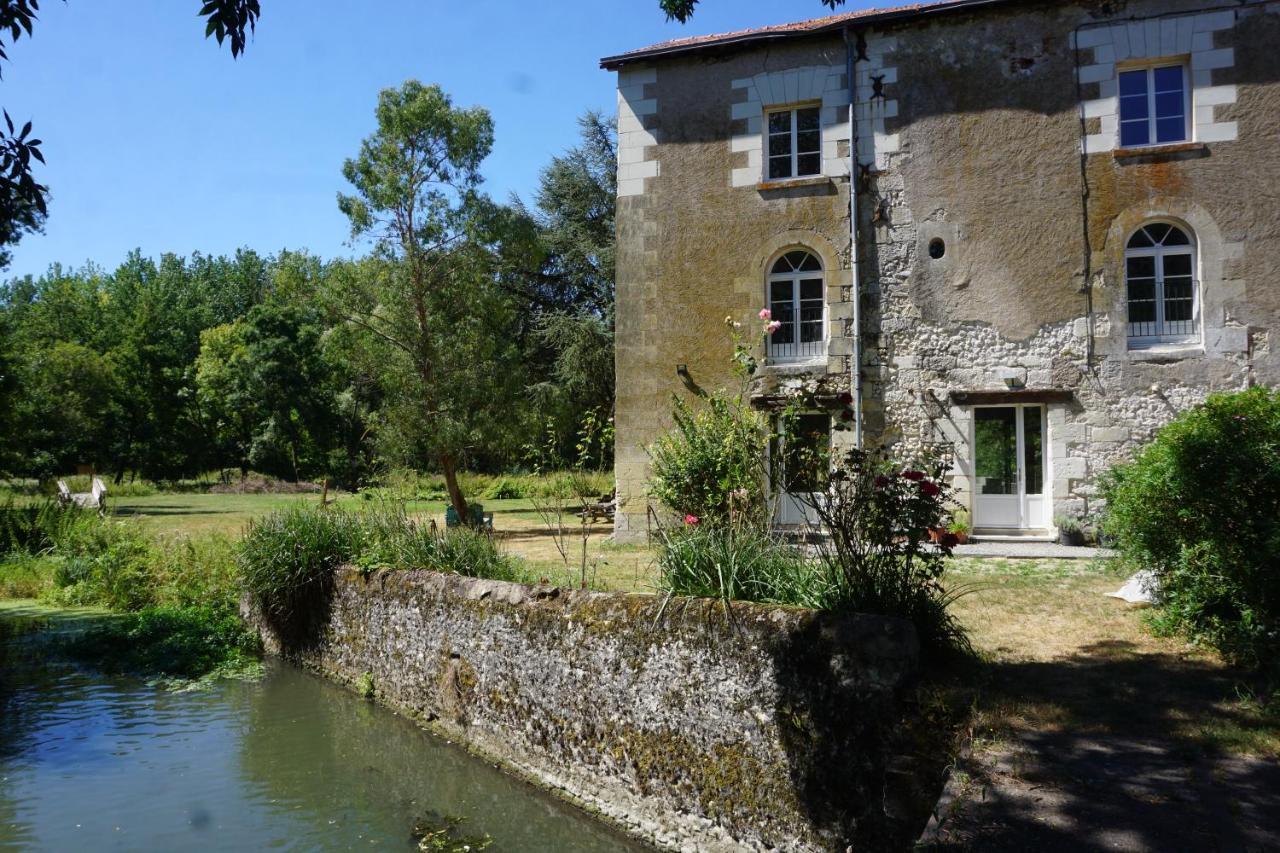 Le Moulin De Moquesouris - Chambres D'Hotes Et Table D'Hote Nazelles-Negron Εξωτερικό φωτογραφία